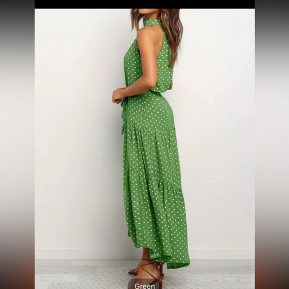 Polka Dot halter neck dress - Picture 4 of 6